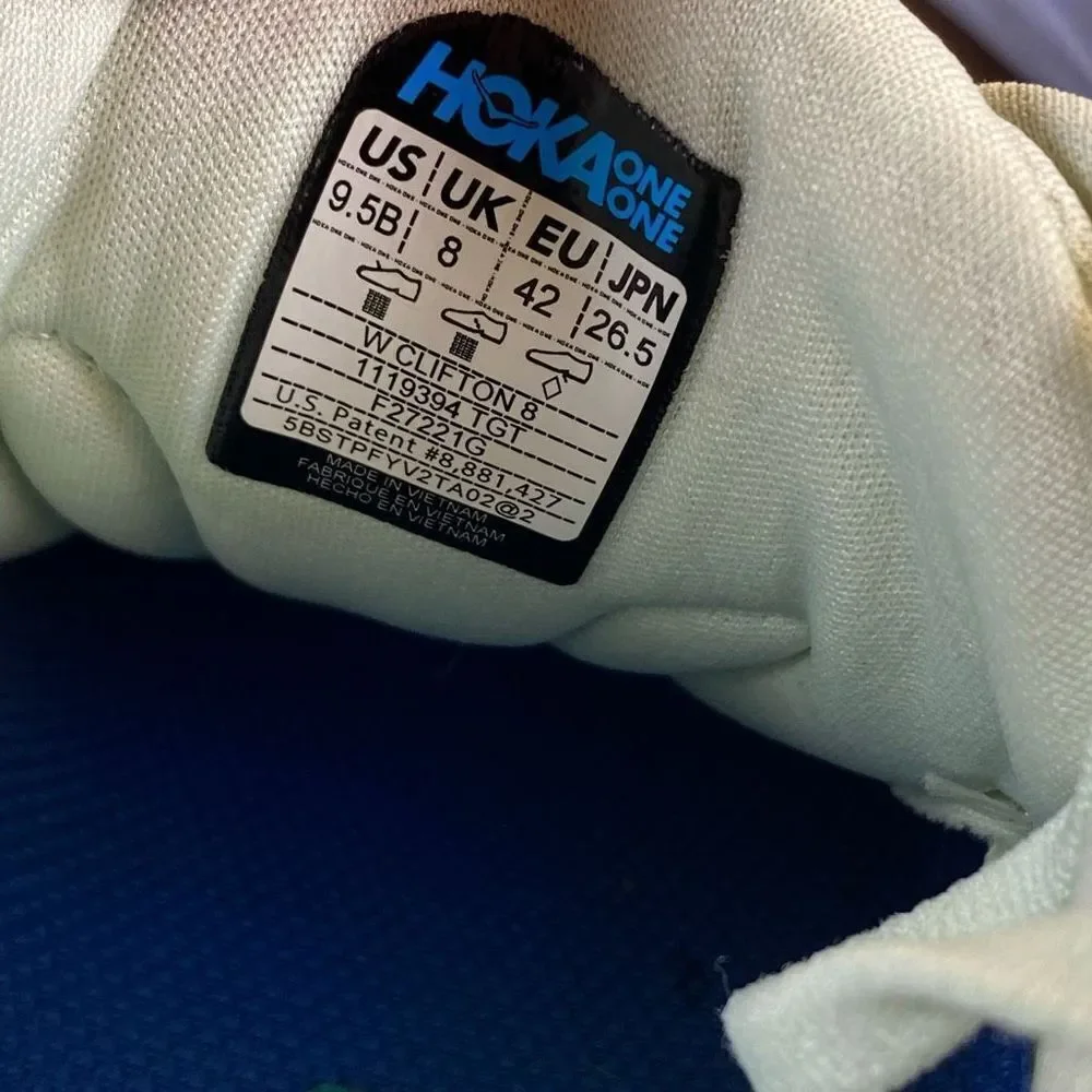 HOKA ONE ONE CLIFTON 8 - Women’s Running Shoes - SIZE 9.5B